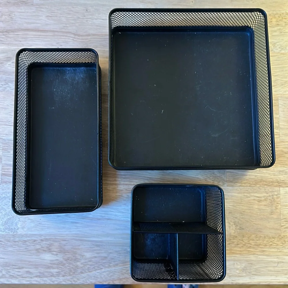 5 pcs Mesh Black wire desk accessories from Target pencil holder and organizers